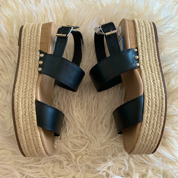(SOLD) Steve Madden Black platform strap sandals - Picture 5 of 5